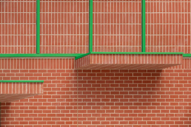 Carlton Hadley Red Smooth Brick 65mm - Armstrong Cheshire