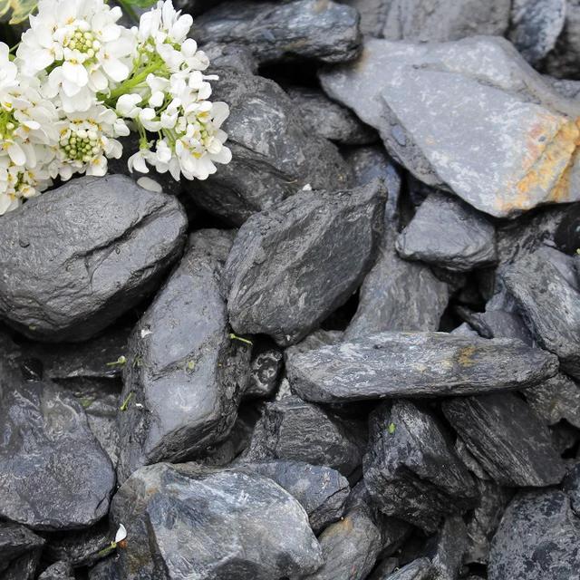 Dark Slate Chippings 40mm - 800kg Bulk Bag - Armstrong Cheshire